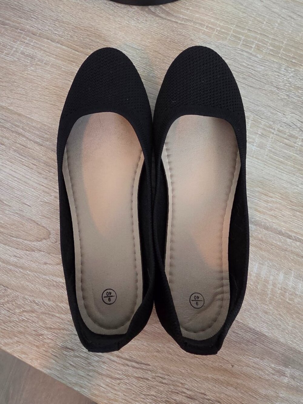 Soft, Flexible Flats in Black - Size 9